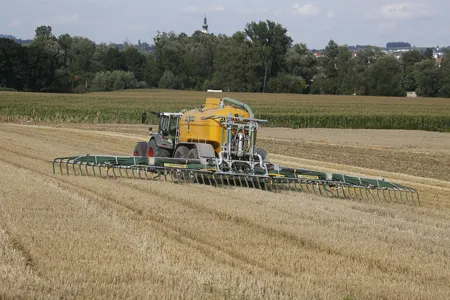 Aplicación del Sistema de Lubricación Agrícola
